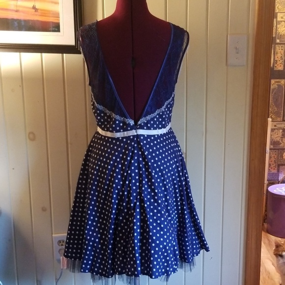 Polka dot dress with tulle petticoat - Picture 2 of 5